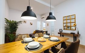 Hostly Rbh0 Modern Apartment